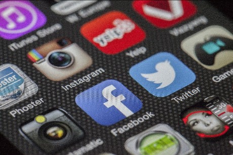 Covid-19 disminuye ingresos publicitarios de las redes sociales