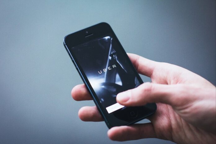 Uber se une a Marqeta para emitir tarjetas globales