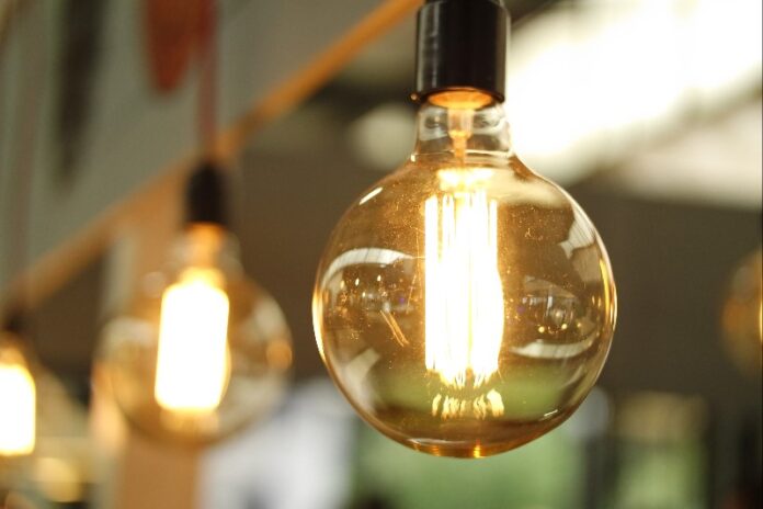 El operador Yoigo se lanza al mercado de la electricidad