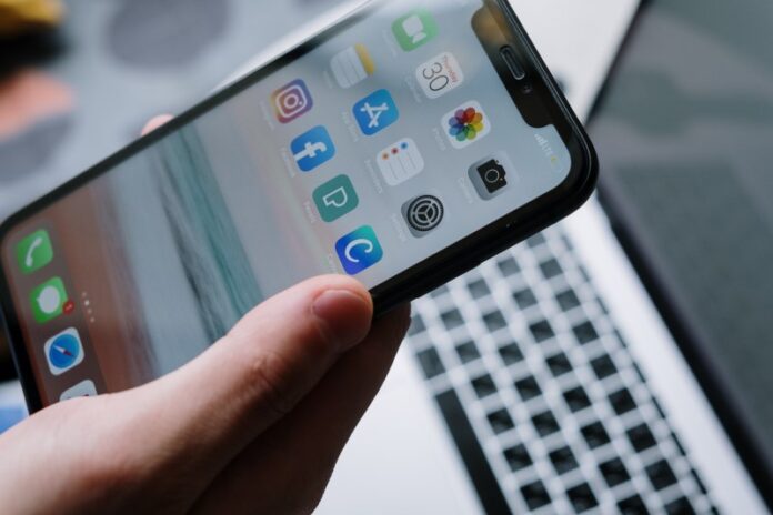 Google y Facebook enfrentan restricciones que podrían limitar anuncios